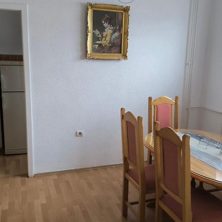 Appartement Trosoban Stan U Zenici à Zenica Extérieur photo