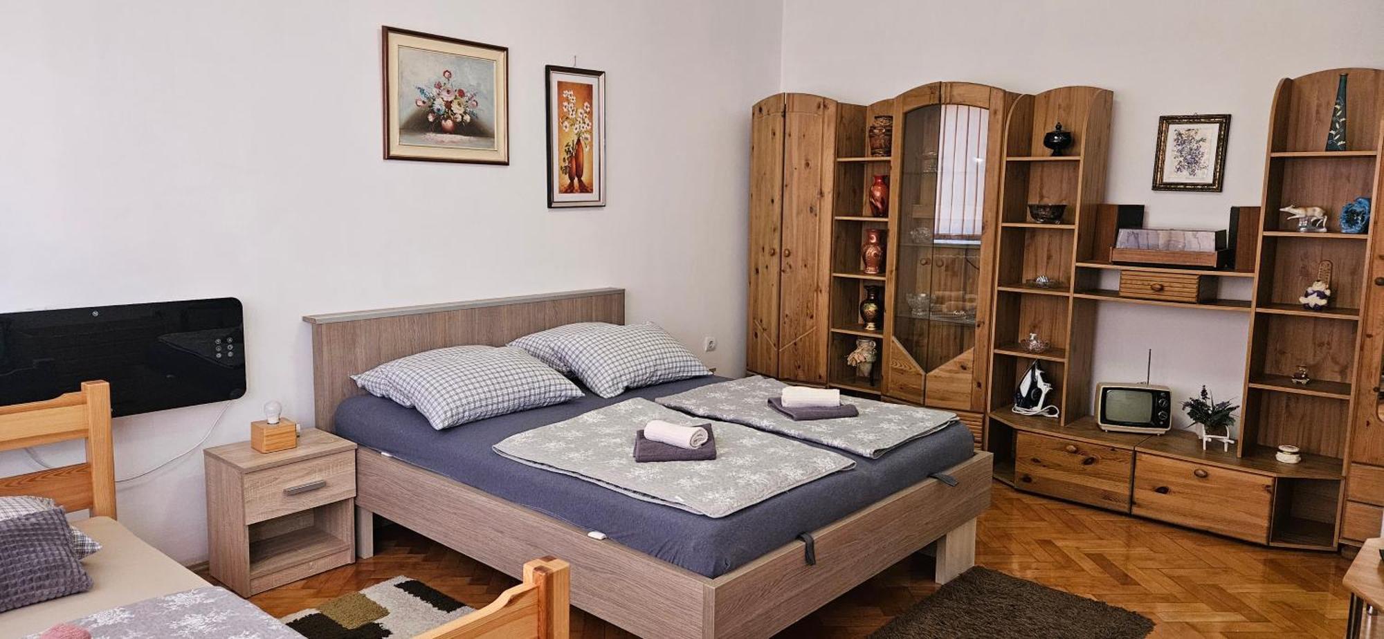 Appartement Trosoban Stan U Zenici à Zenica Extérieur photo
