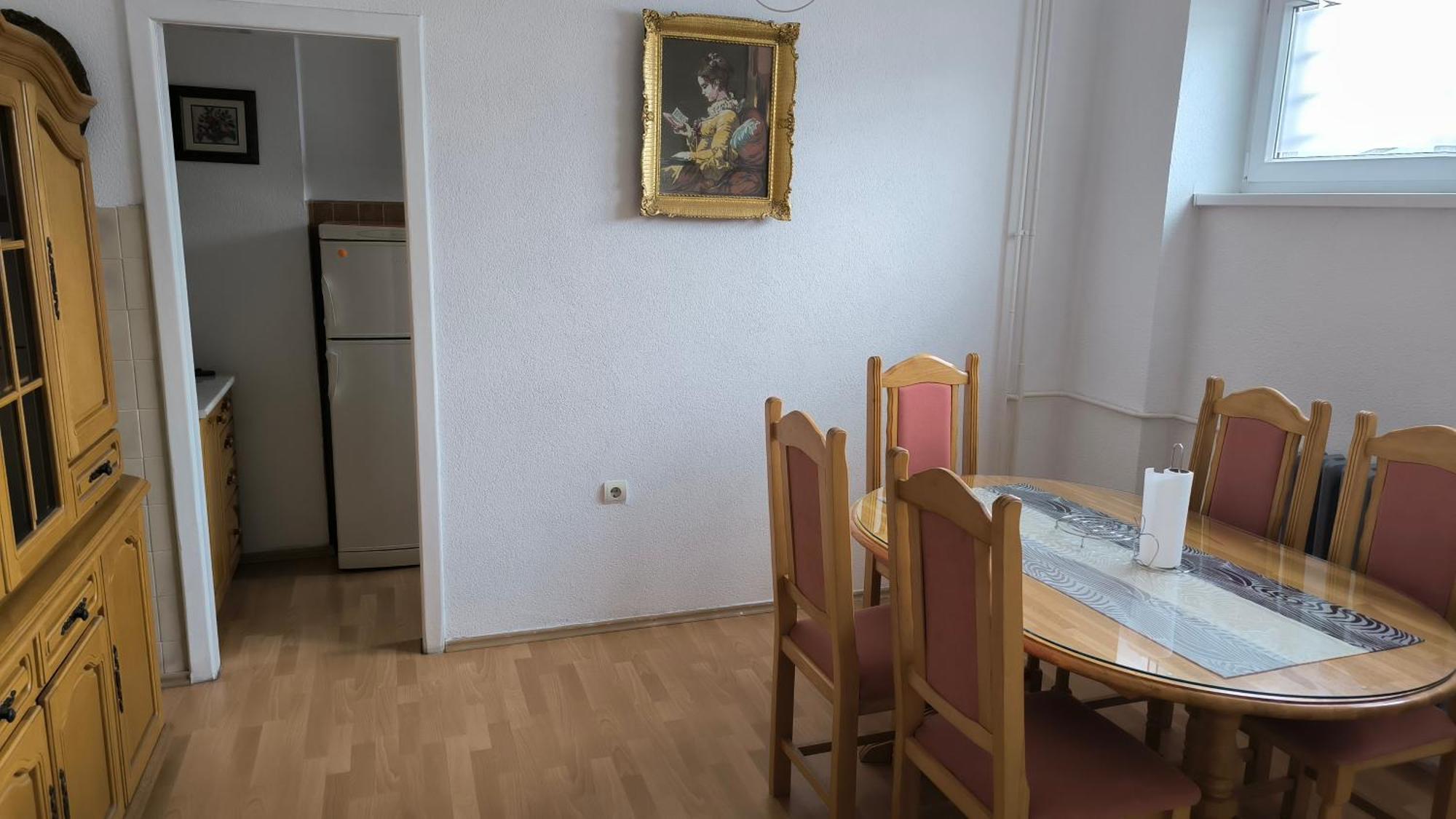 Appartement Trosoban Stan U Zenici à Zenica Extérieur photo