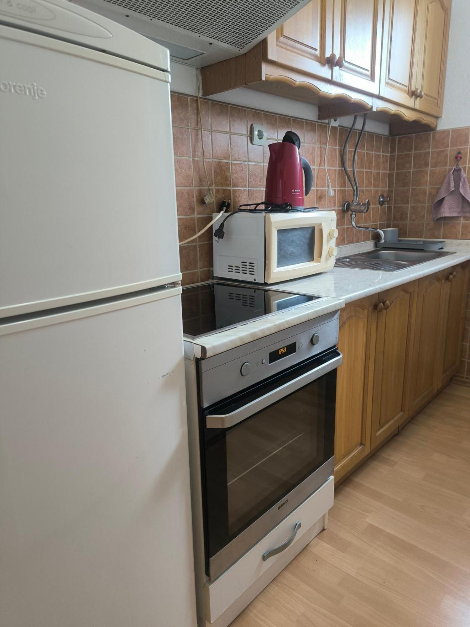 Appartement Trosoban Stan U Zenici à Zenica Extérieur photo