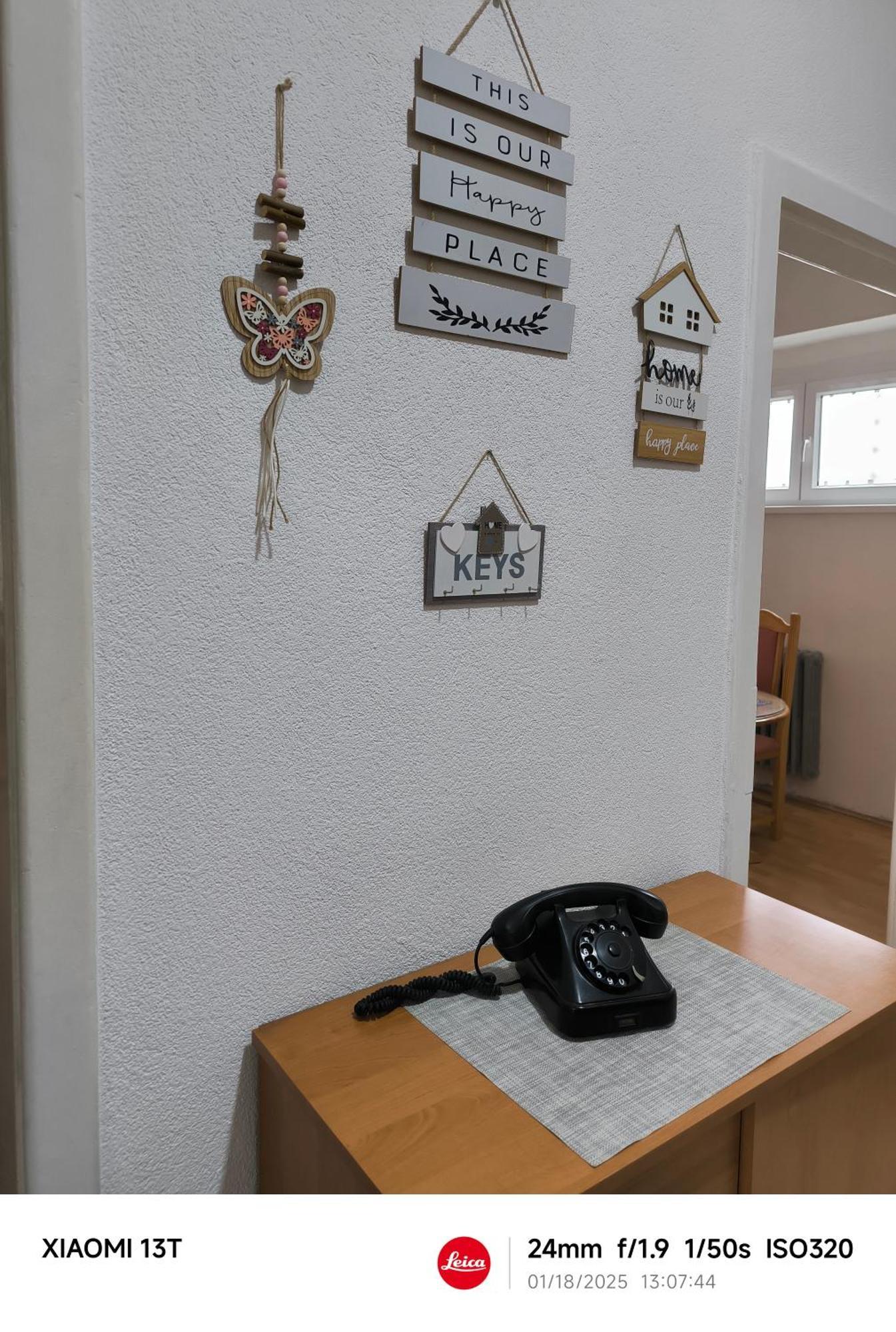 Appartement Trosoban Stan U Zenici à Zenica Extérieur photo