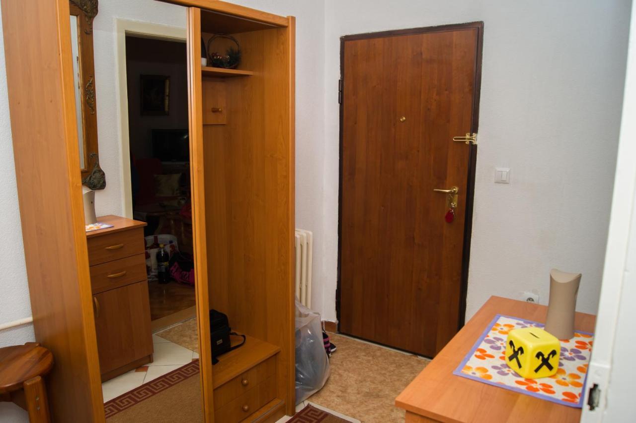 Appartement Trosoban Stan U Zenici à Zenica Extérieur photo